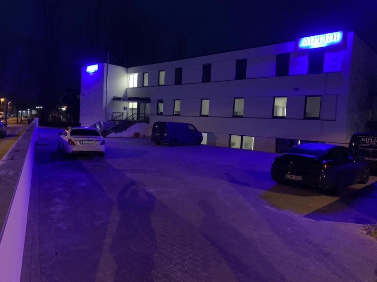Amplidi Hotel Hanóver Exterior foto